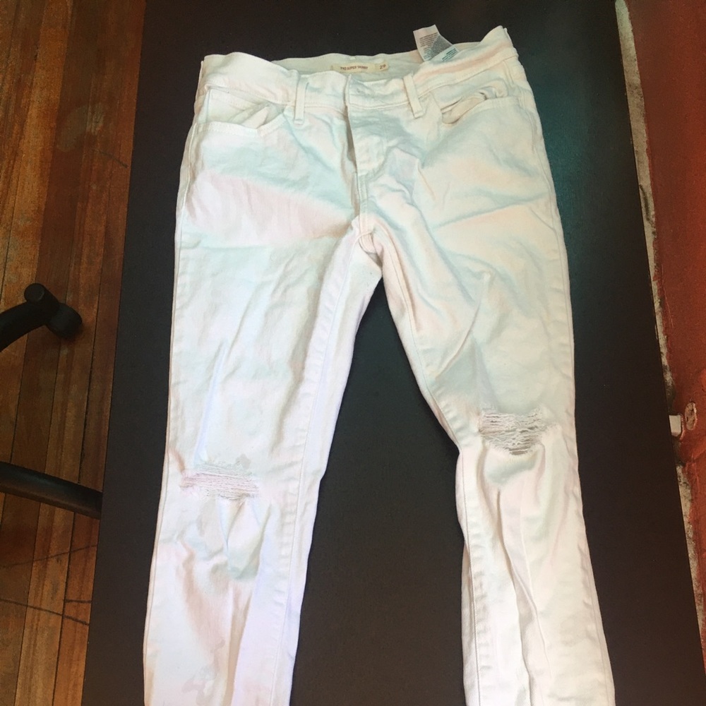 White skinny ripped jeans